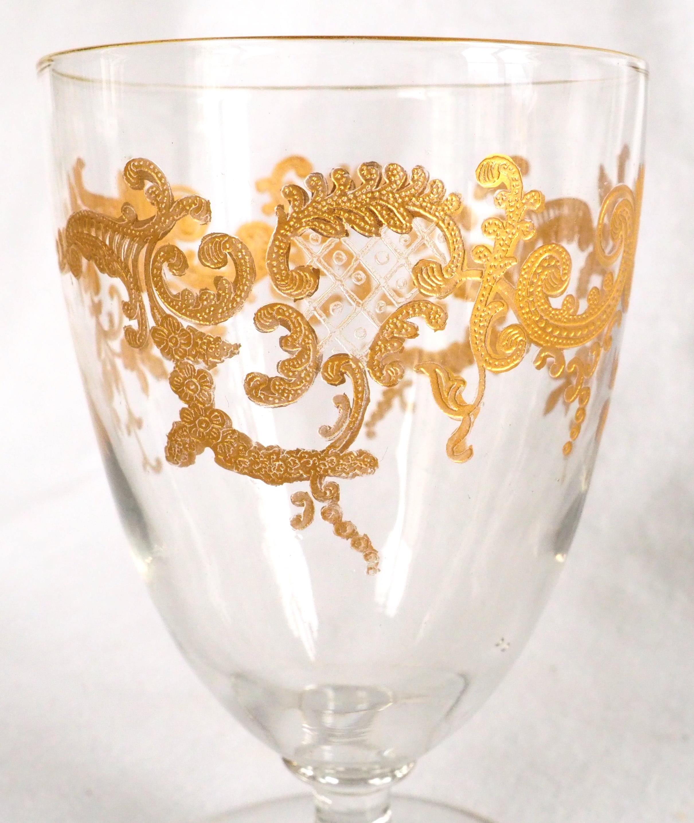 Baccarat Crystal water glass, Clear Crystal enhanced with fine gold In Good Condition For Sale In GRENOBLE, FR