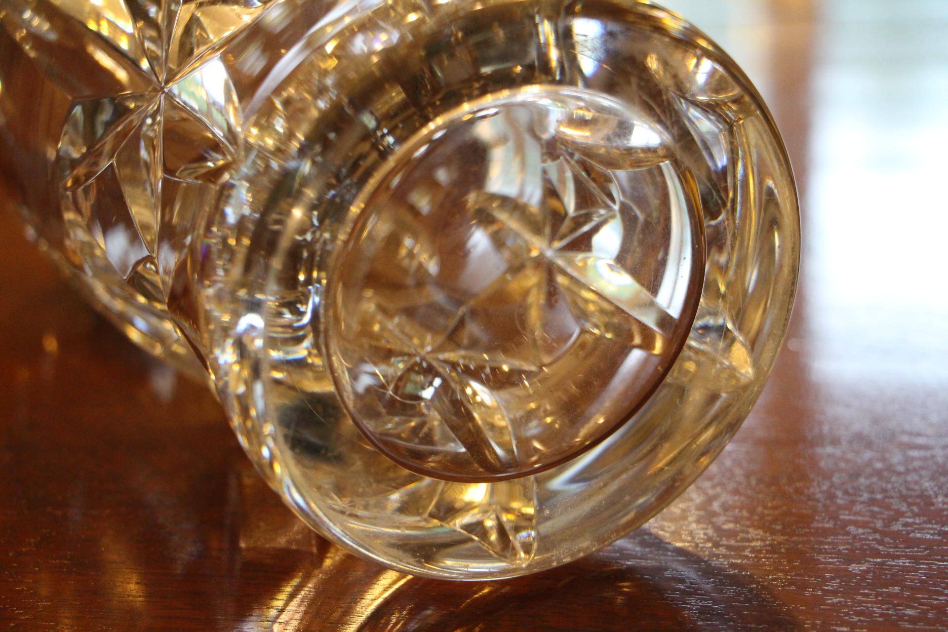 Vase aus klarem Kristall im Baccarat-Schliff im Angebot 9