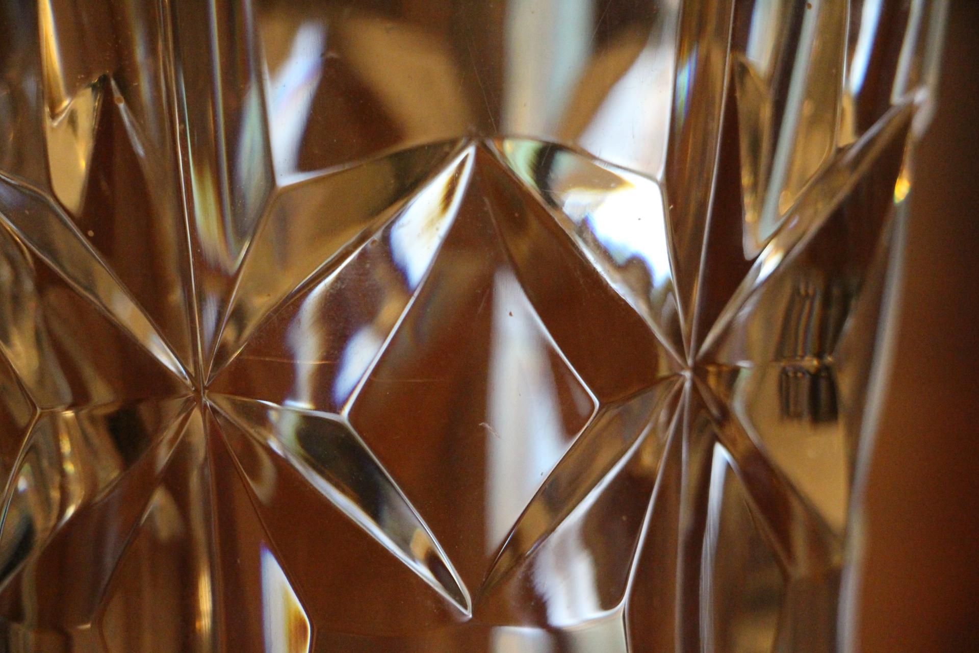 Vase aus klarem Kristall im Baccarat-Schliff im Angebot 4