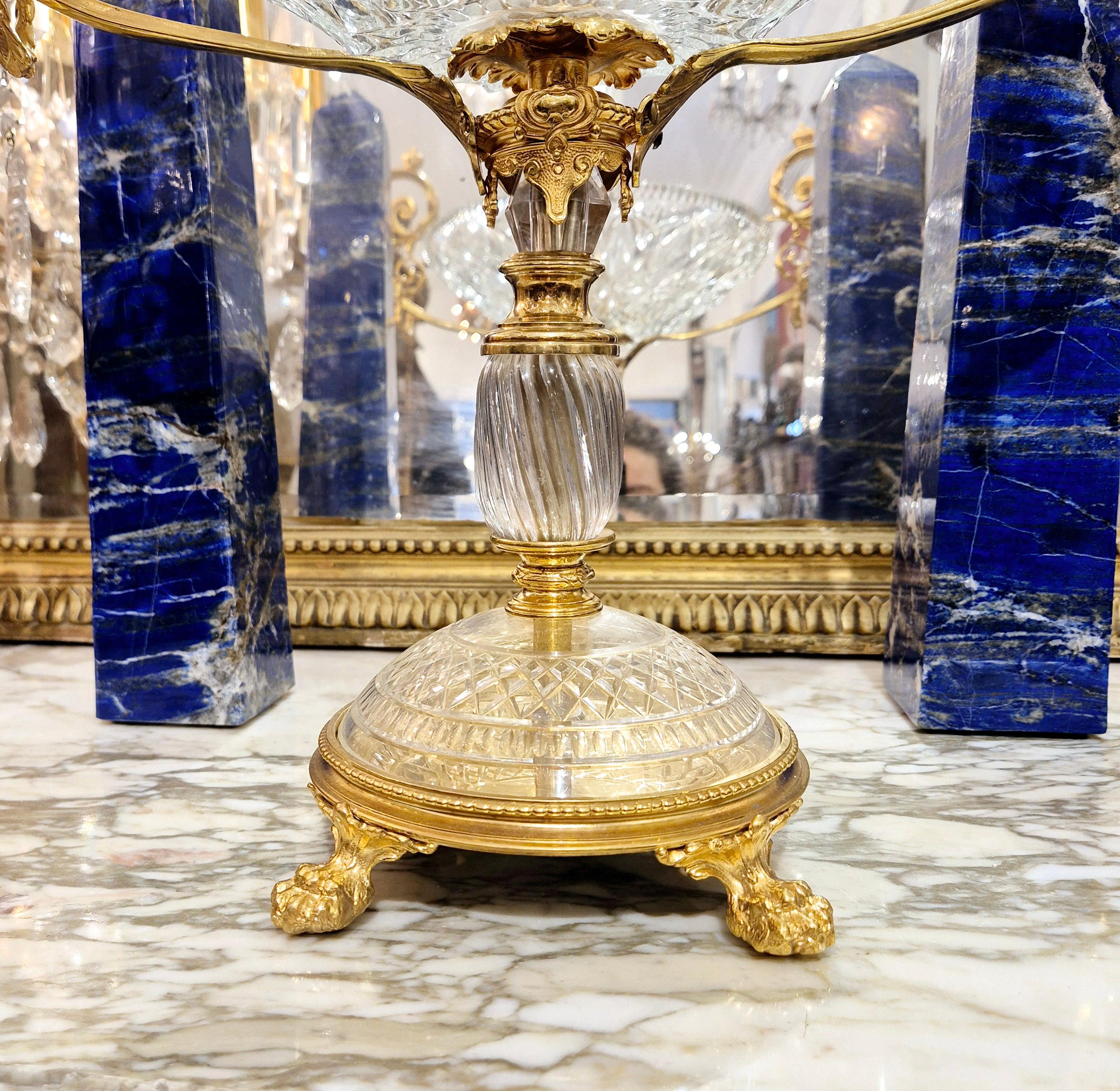 Centro de mesa de cristal tallado de Baccarat montado sobre bronce dorado cincelado, S. XIX en venta 2