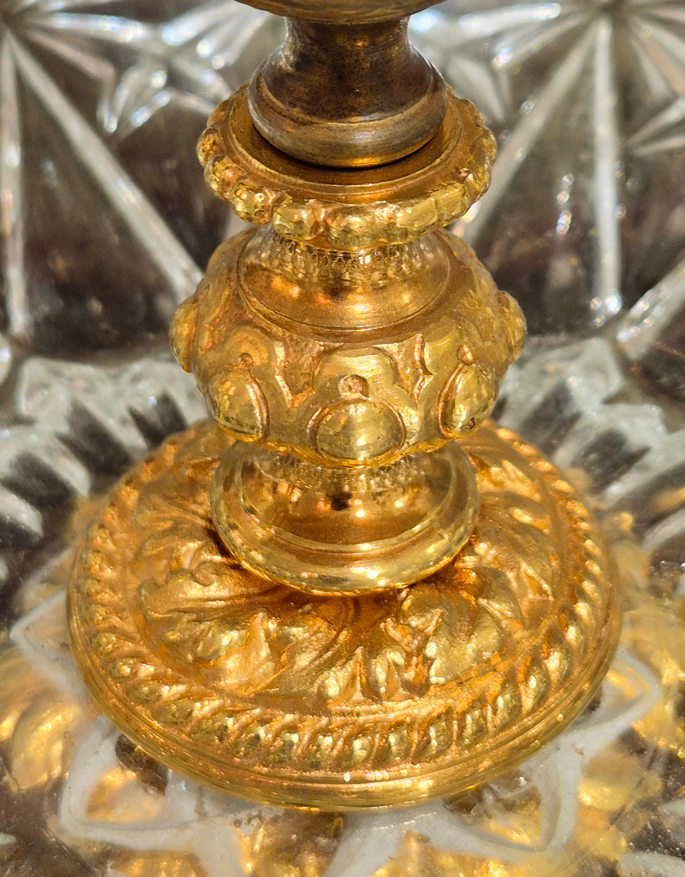 Centro de mesa de cristal tallado de Baccarat montado sobre bronce dorado cincelado, S. XIX en venta 6
