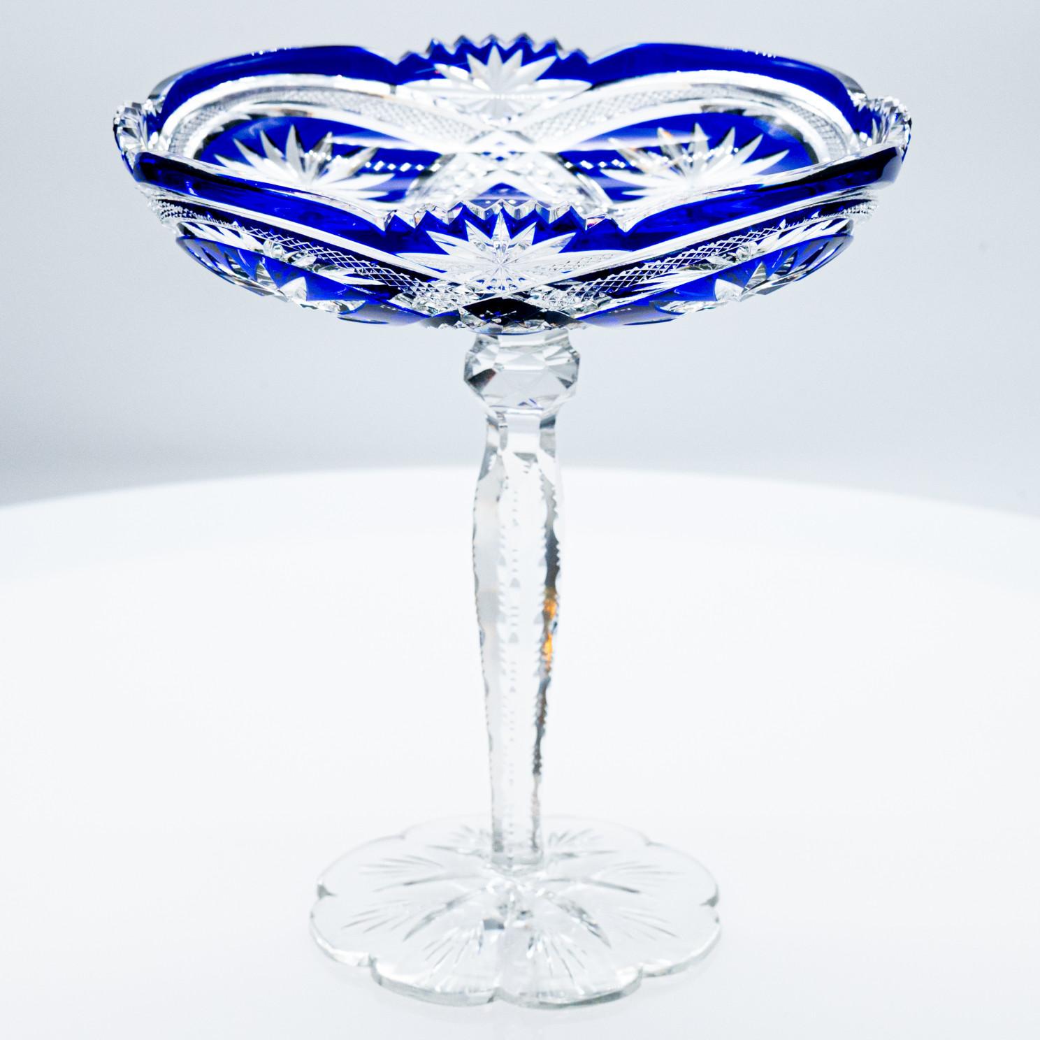 Glorifying the effects of refracted light for 170 years, the iconic Baccarat vases are well-known all over the world.

A crystal deep blue masterpiece with exceptional proportions, the set crystallizes the extraordinary know-how of the Baccarat