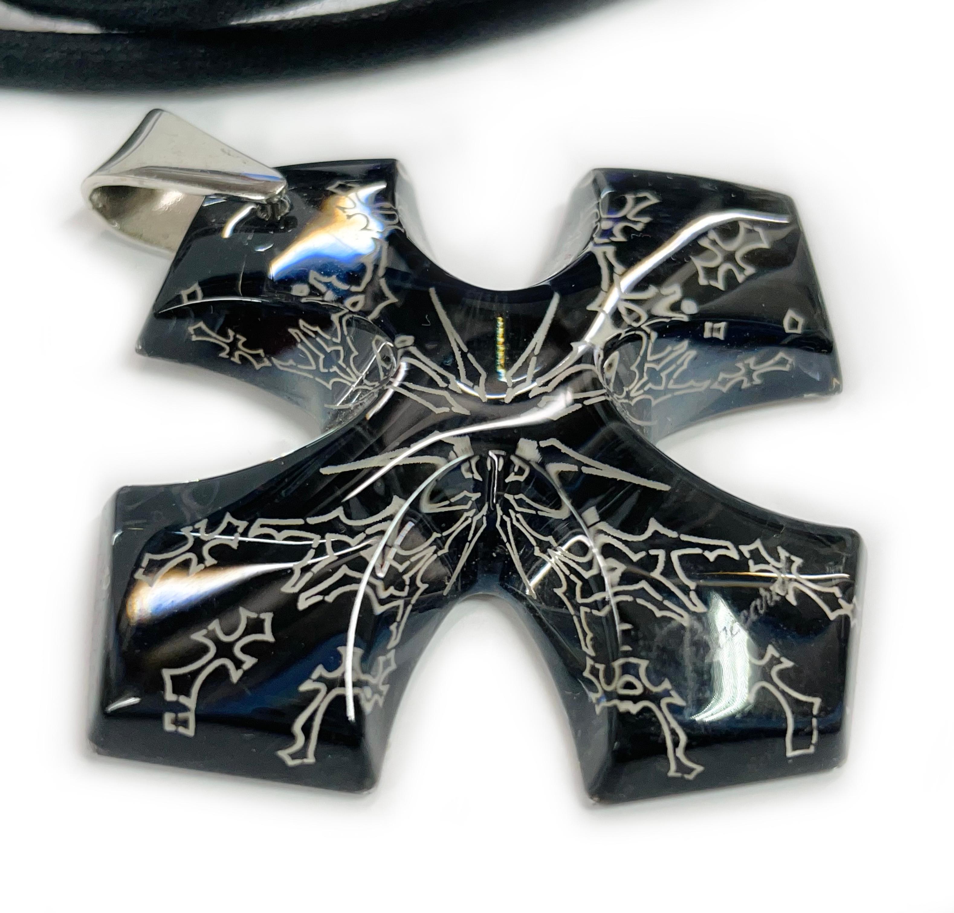 Rétro Collana con croce di cristallo maltese Baccarat Eclipse Occitane in vendita