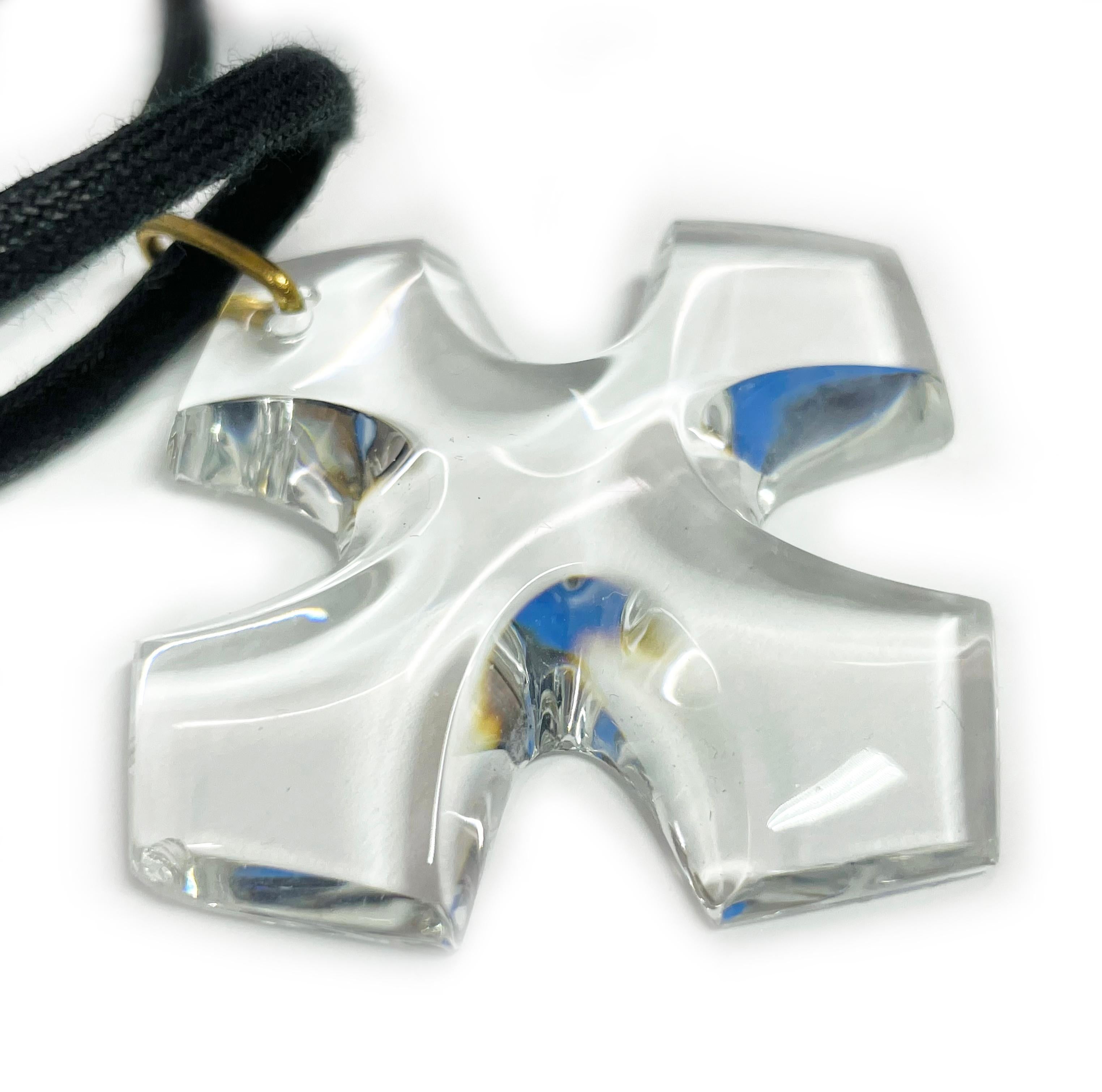 Grezzo Collana con croce di cristallo maltese Baccarat Eclipse Occitane in vendita