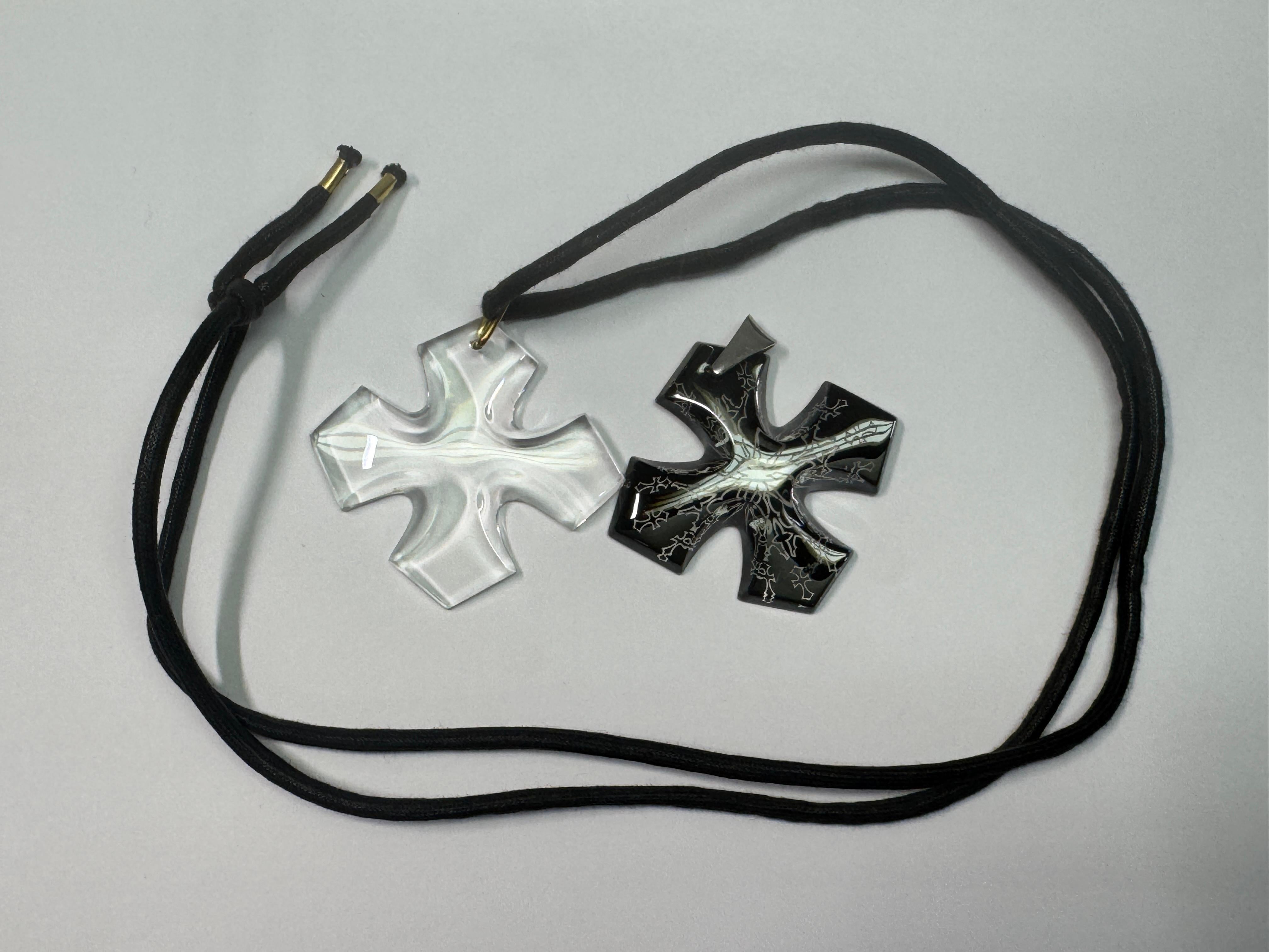 Collana con croce di cristallo maltese Baccarat Eclipse Occitane in vendita 3