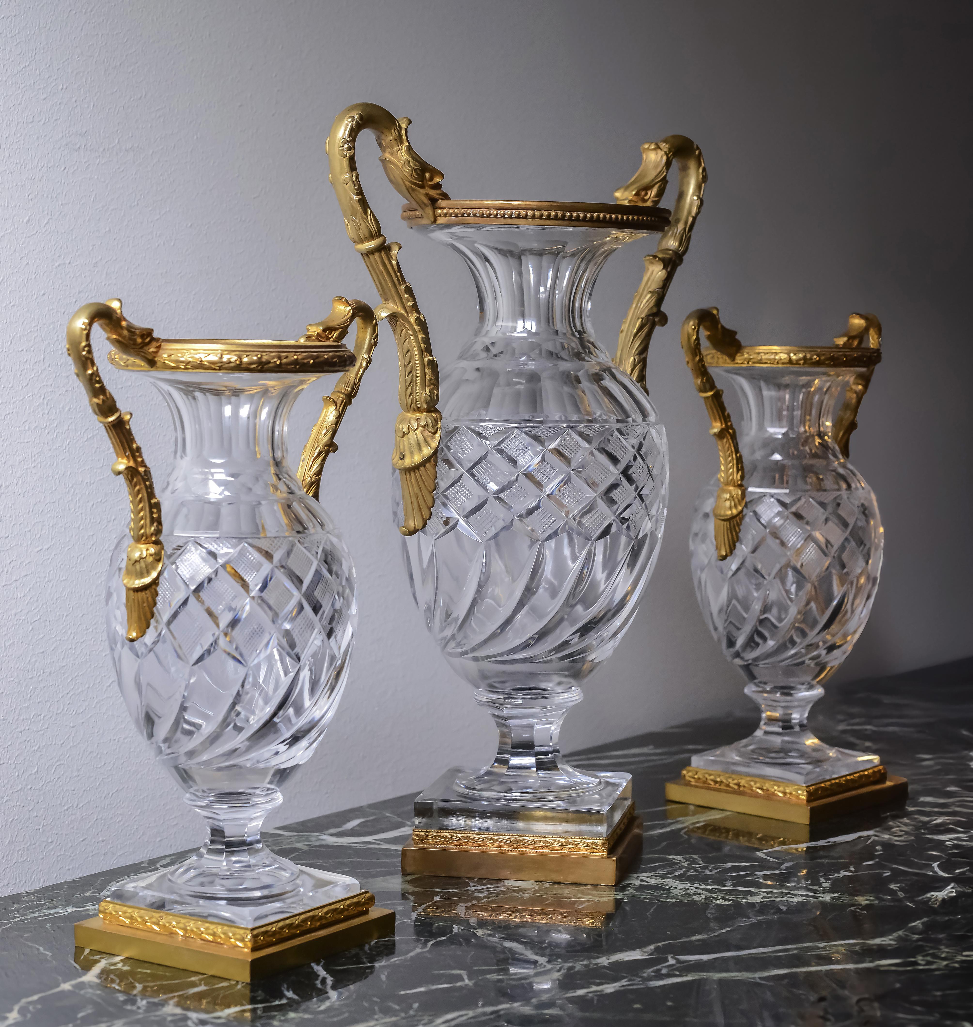 Baccarat Empire Cut Crystal Glass Vases w Gilt Bronze Griffon Heads 19th century In Good Condition For Sale In Sweden, SE