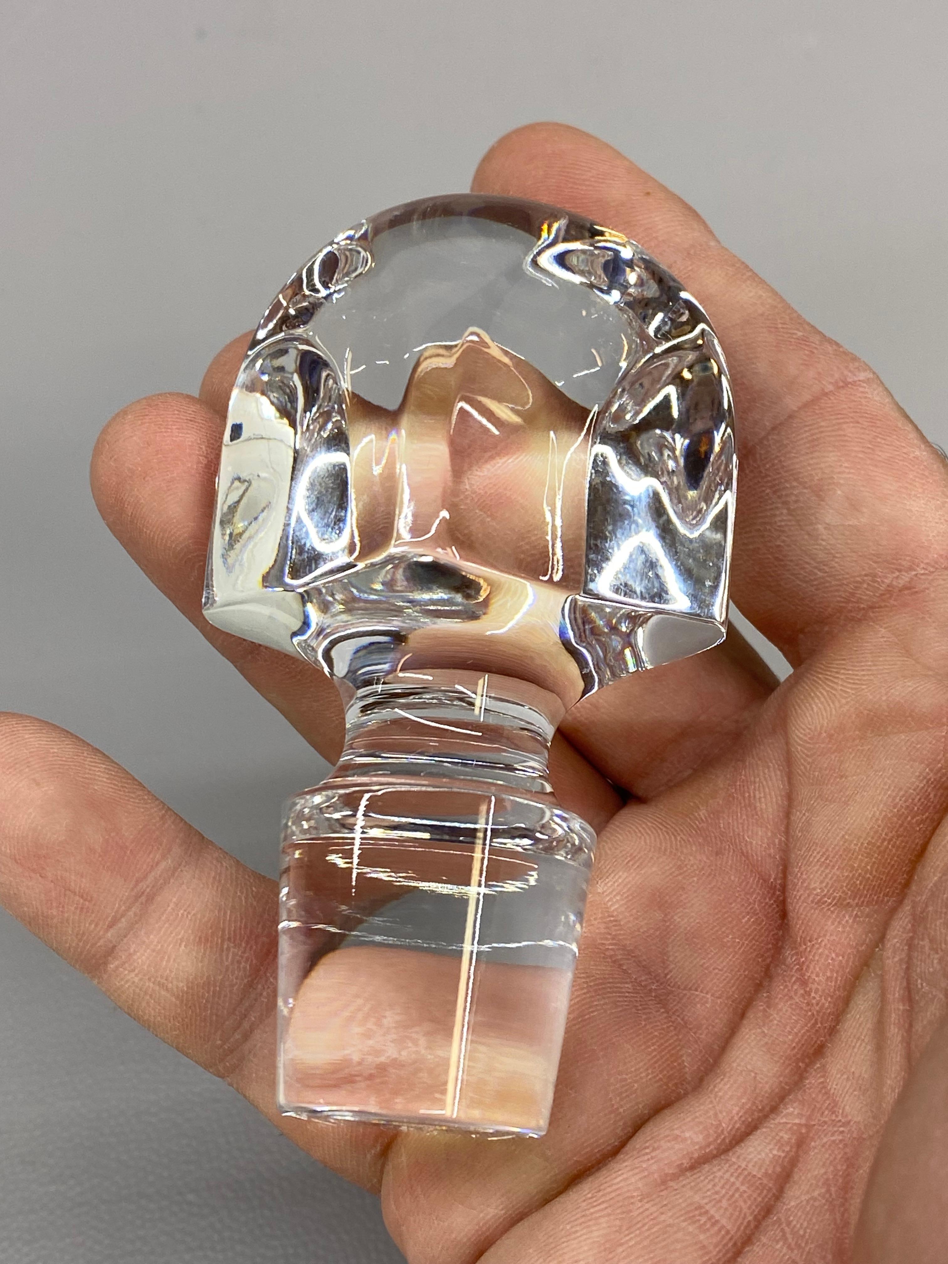 Fin du 20e siècle Baccarat Bouteille en cristal français facetté avec bouchon en vente