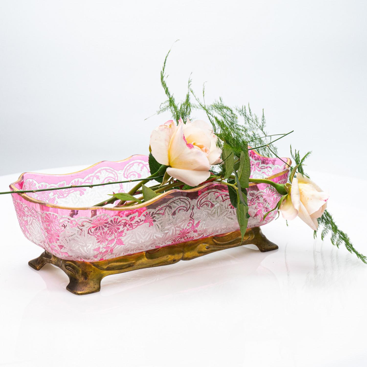 Baccarat Flower Pattern Acid Etched Bowl, Magenta Pink, 1900, France For Sale 2