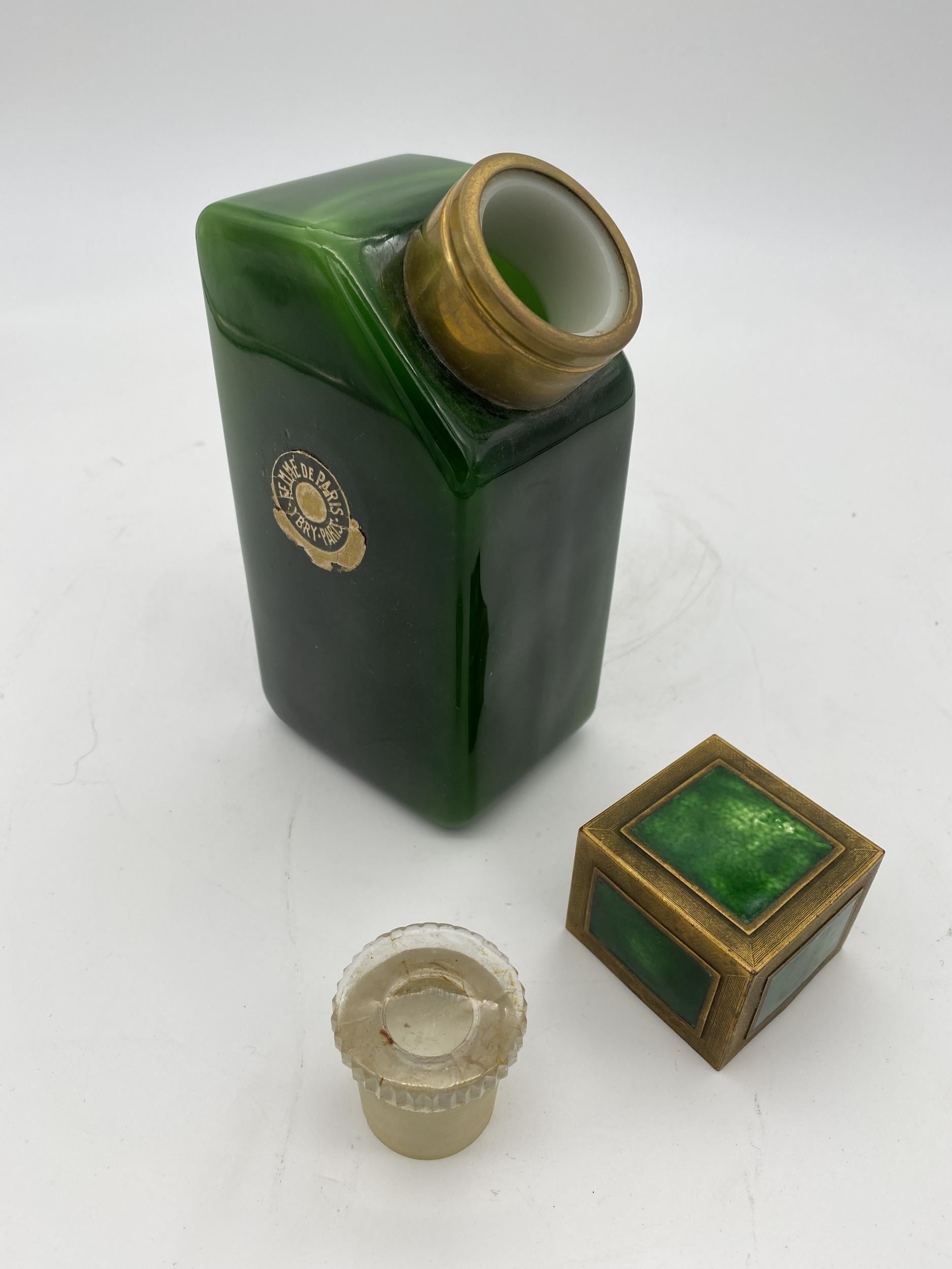 Baccarat for Ybry Femme De Paris Flacon Perfume, Circa 1925 In Excellent Condition In Van Nuys, CA