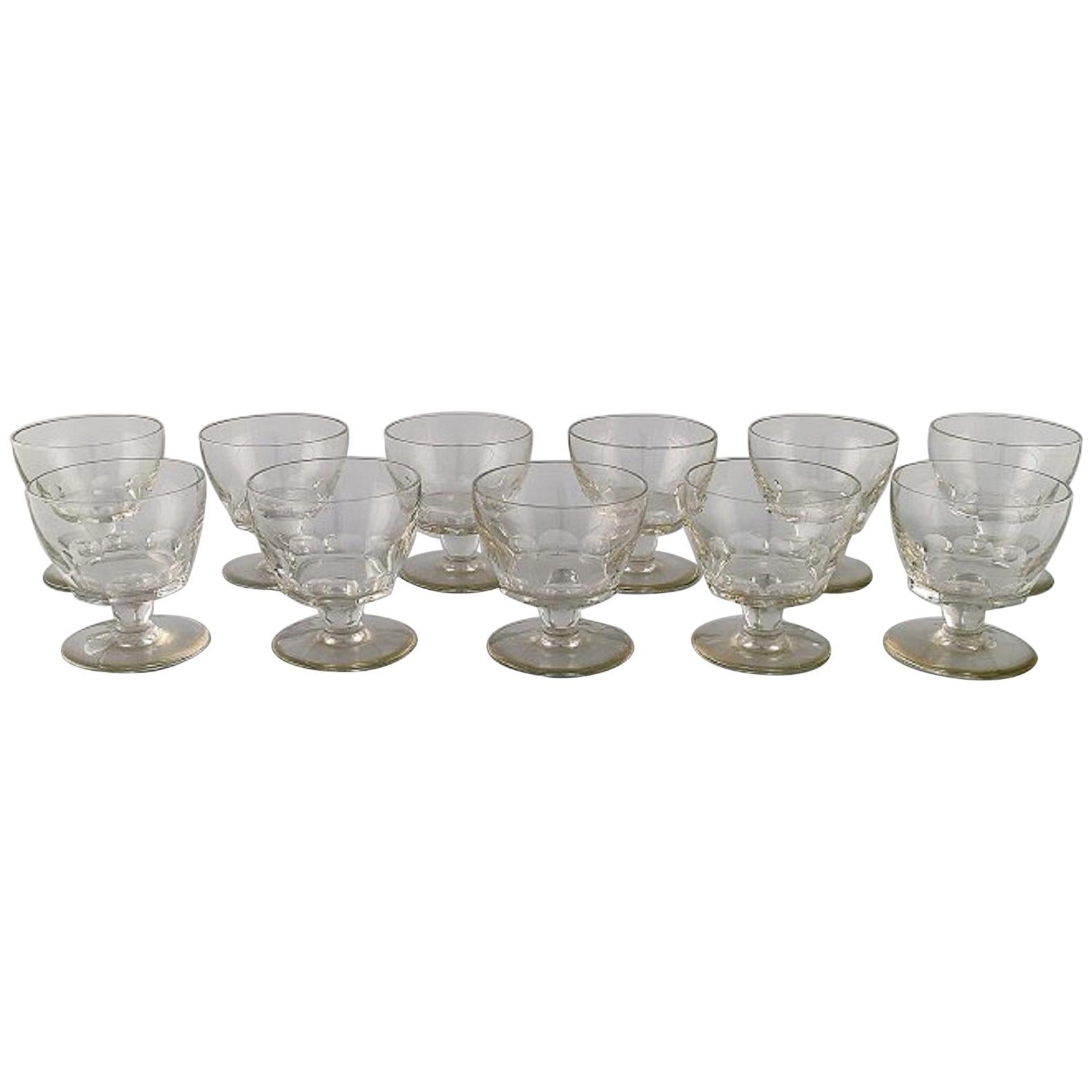 Baccarat:: France:: 11 verres Art Déco à facettes:: Verre d'Art:: années 1930-1940