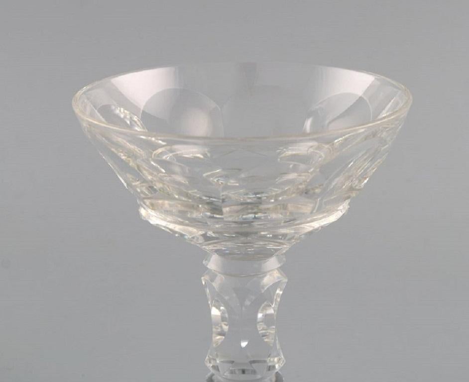 Baccarat, France, 9 Art Deco Champagne Bowls in Clear Crystal Glass In Excellent Condition For Sale In Copenhagen, DK