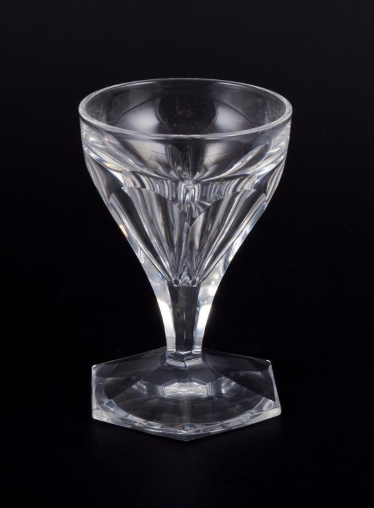 Baccarat, Francia. Un juego de seis copas Art Decó de cristal transparente. Facetado.
De los años 30.
Perfecto estado.
Dimensiones: A 8,5 cm x P 6,0 cm.