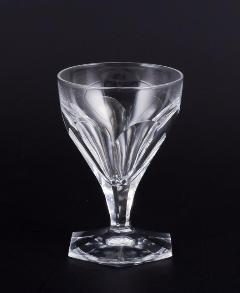 Baccarat, Francia. Un juego de seis copas Art Decó de cristal transparente. Facetado. Francés en venta