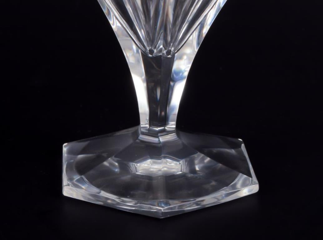 Baccarat, Francia. Un juego de seis copas Art Decó de cristal transparente. Facetado. mediados del siglo XX en venta