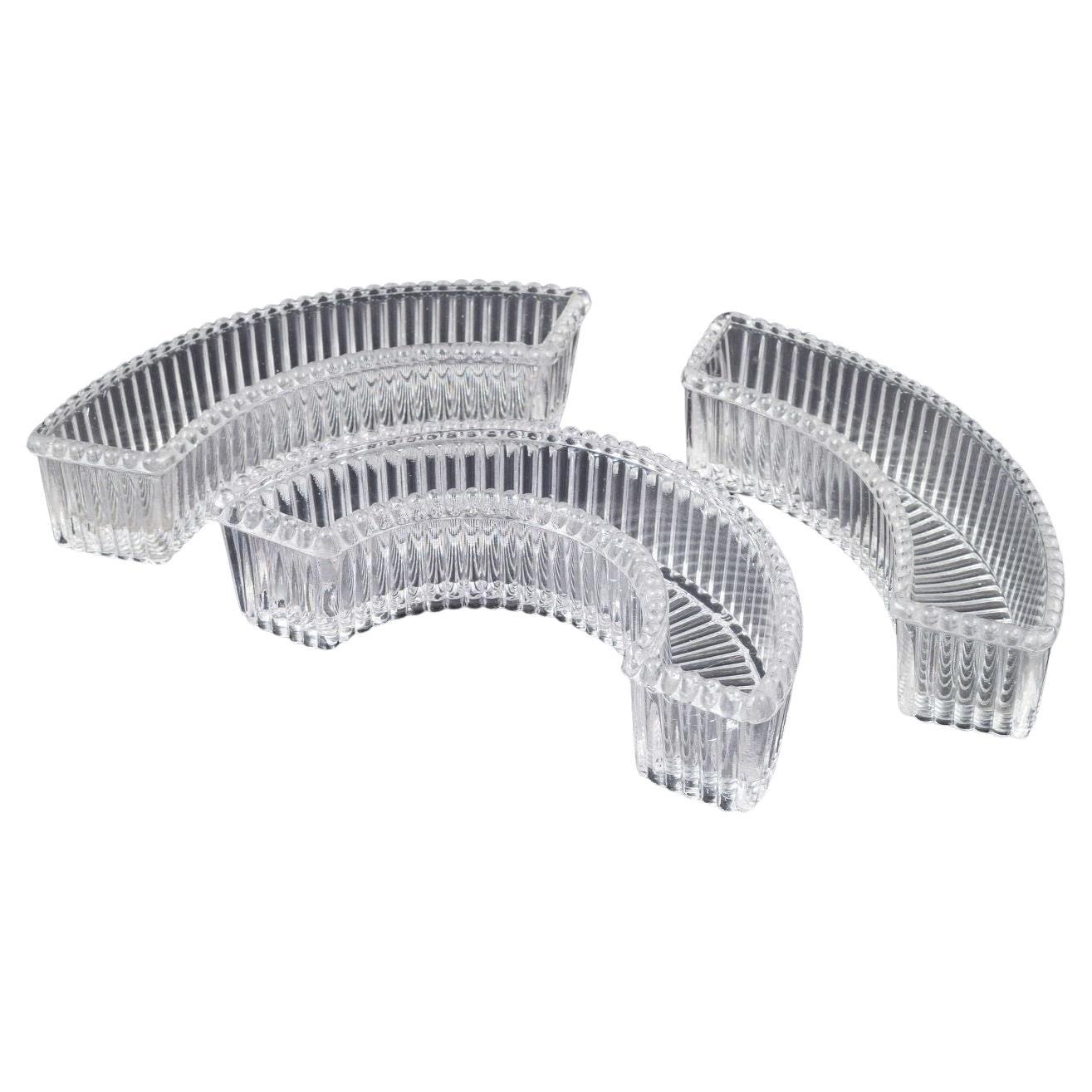 Baccarat, France. A set of three curved trays in crystal glass. Ca. 1930s For Sale
