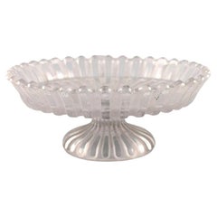 Vintage Baccarat, France. Art Deco compote in clear and frosted mouth-blown art glass.
