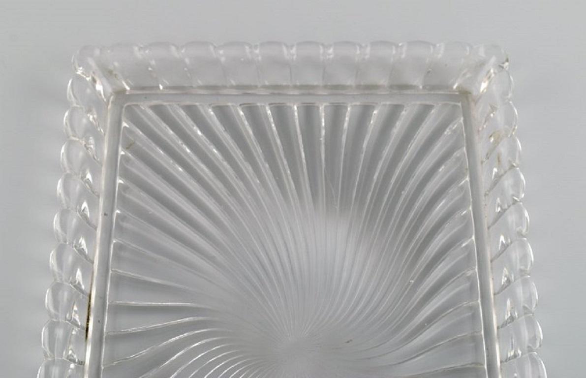 French Baccarat, France, Art Deco Serving Dish in Clear Art Glass, 1930s / 40s For Sale