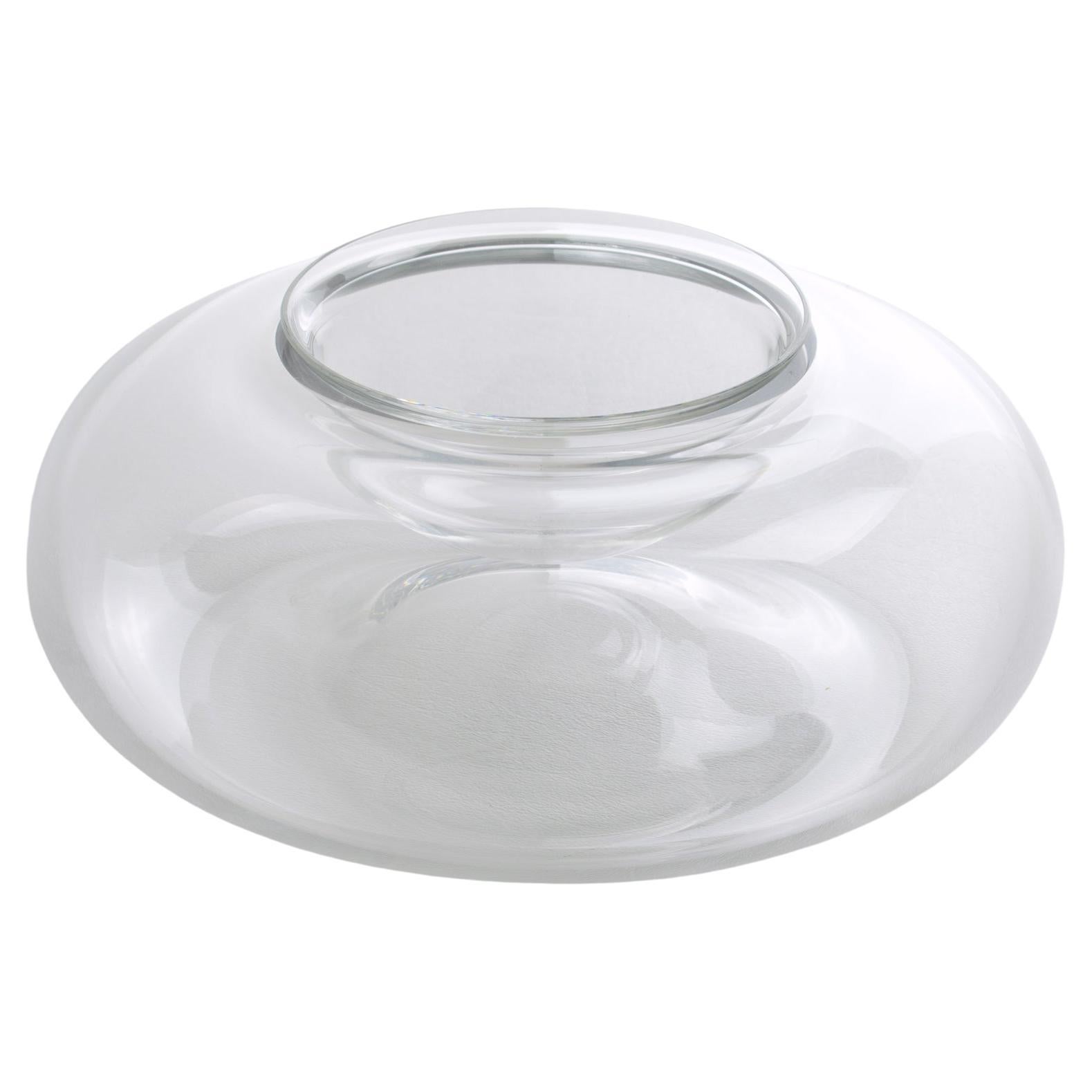 What is the difference between ceramic and glass bowls?