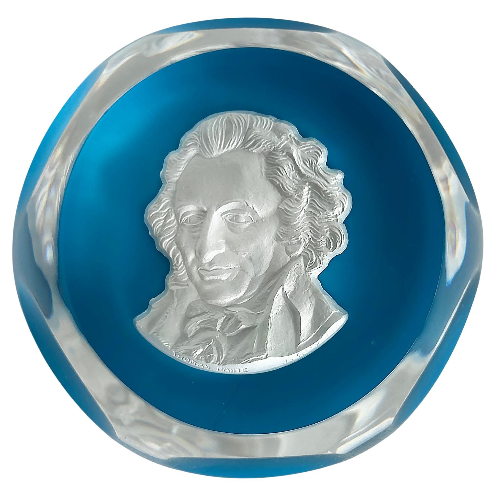 Baccarat Frankreich Facettierter Kristall Sulfid Kamee Briefbeschwerer von Thomas Paine im Angebot