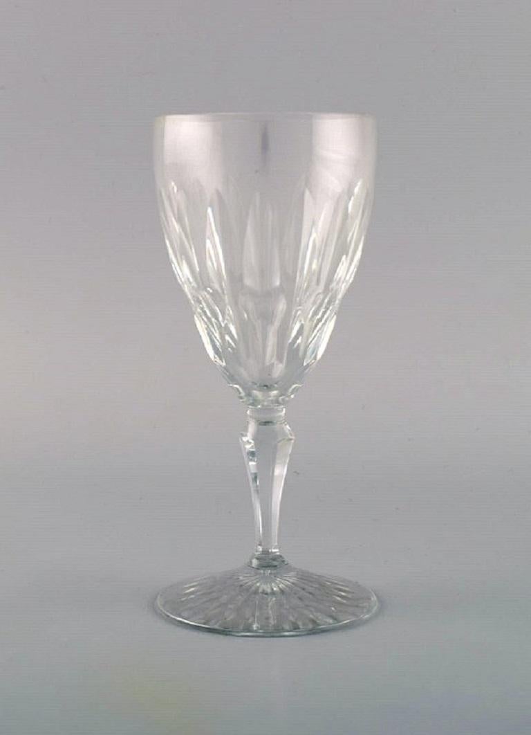 Baccarat, France. Five Art Deco red wine glasses in clear mouth-blown crystal glass. 
1930s / 40s.
Measures: 16 x 7.2 cm.
In perfect condition.
Stamped.