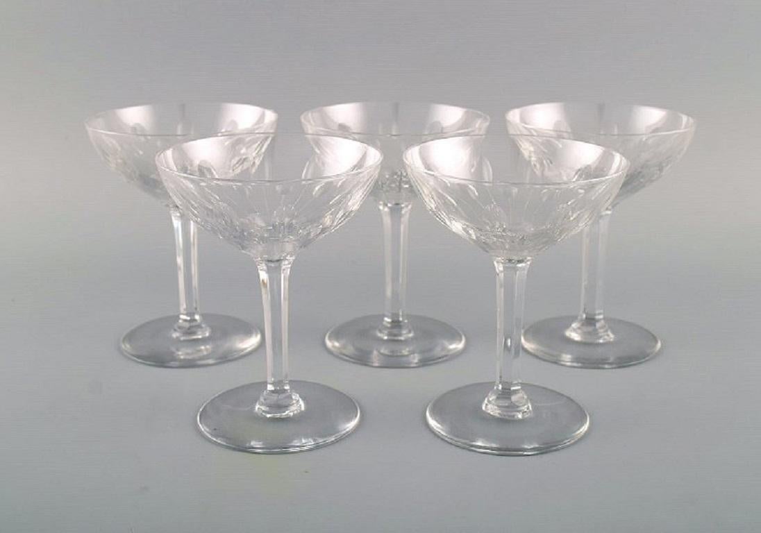 Baccarat, France. Five champagne bowls in clear mouth-blown crystal glass. Mid-20th century.
Measures: 14 x 10.8 cm.
In perfect condition.