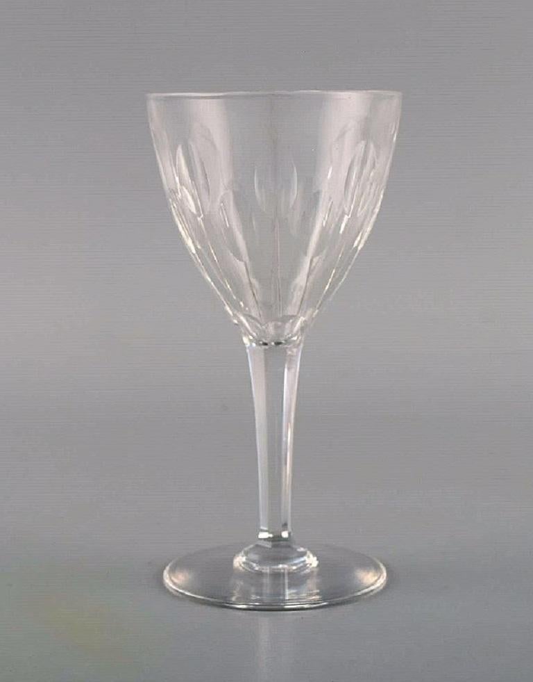 Baccarat, France, Five White Wine Glasses in Clear Mouth-Blown Crystal Glass In Excellent Condition For Sale In Copenhagen, DK