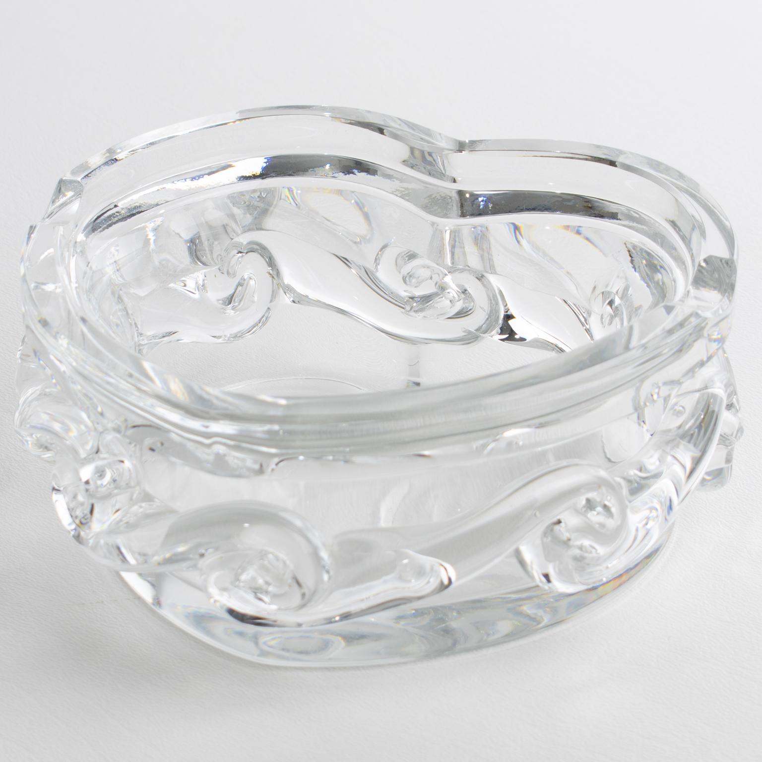 Francese Baccarat France Portacenere di cristallo a forma di cuore Vassoio Vide-Poche in vendita