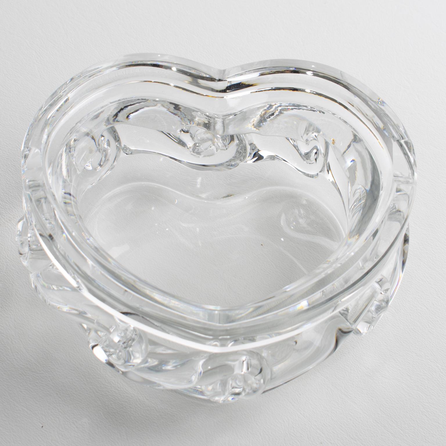 XX secolo Baccarat France Portacenere di cristallo a forma di cuore Vassoio Vide-Poche in vendita
