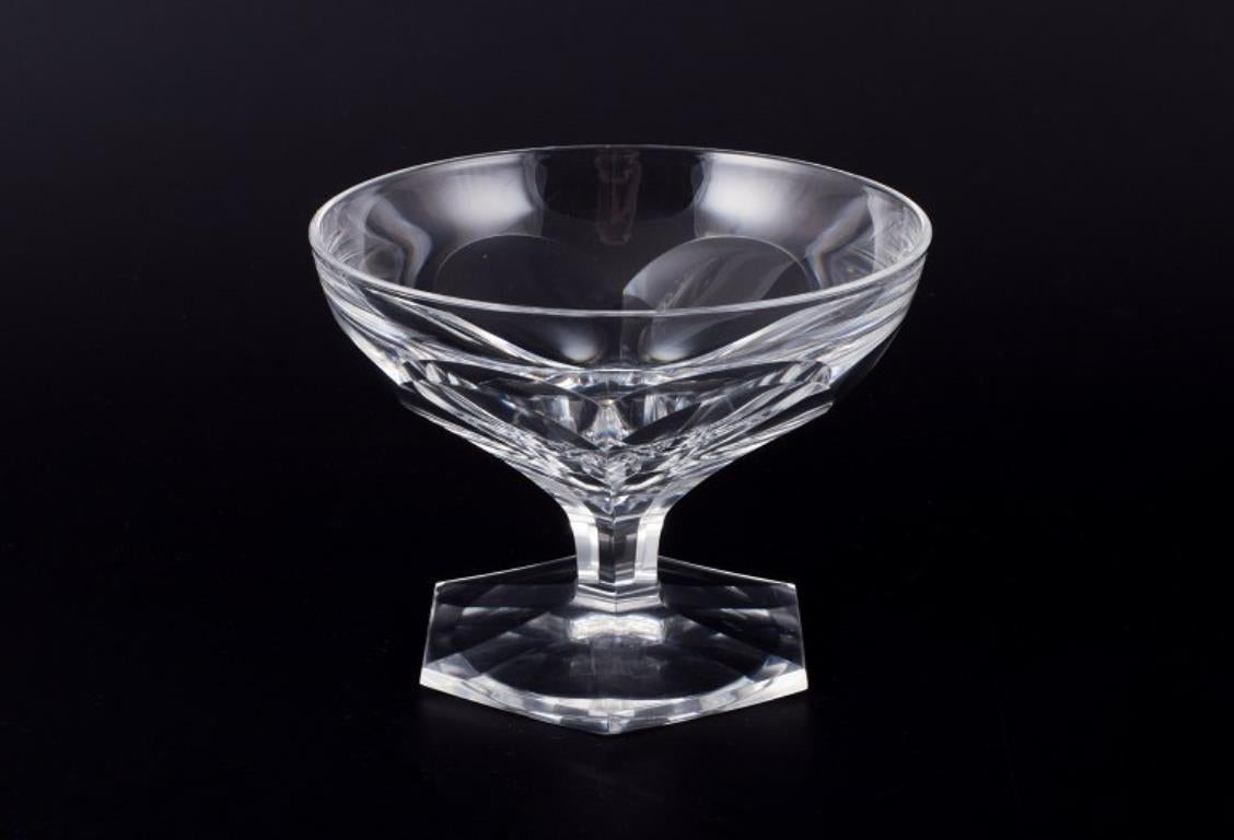 Baccarat, France, a set of five Art Deco champagne bowls in clear crystal glass. Faceted design.
1930s.
In perfect condition.
Dimensions: Diameter 10.5 cm x Height 8.0 cm.