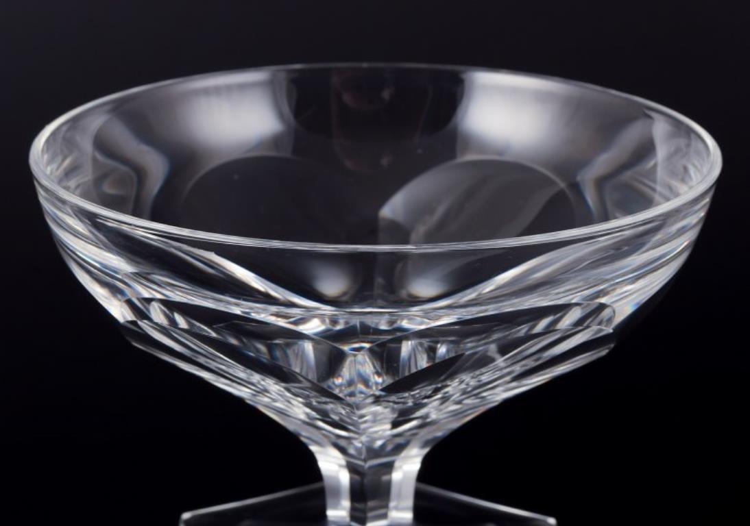 Baccarat, France. Set of five Art Deco champagne bowls in clear crystal glass. In Excellent Condition For Sale In Copenhagen, DK