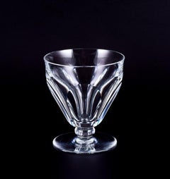 Baccarat, France. Set of four Art Deco red wine glasses in crystal glass