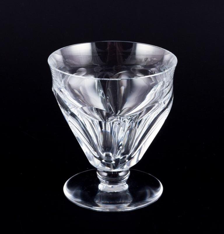 French Baccarat, France. Set of four Art Deco white wine glasses in crystal glass. For Sale