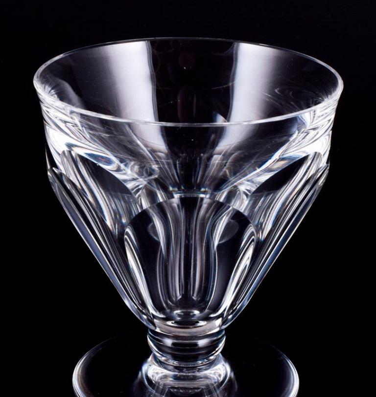 Baccarat, France. Set of four Art Deco white wine glasses in crystal glass In Excellent Condition For Sale In Copenhagen, DK