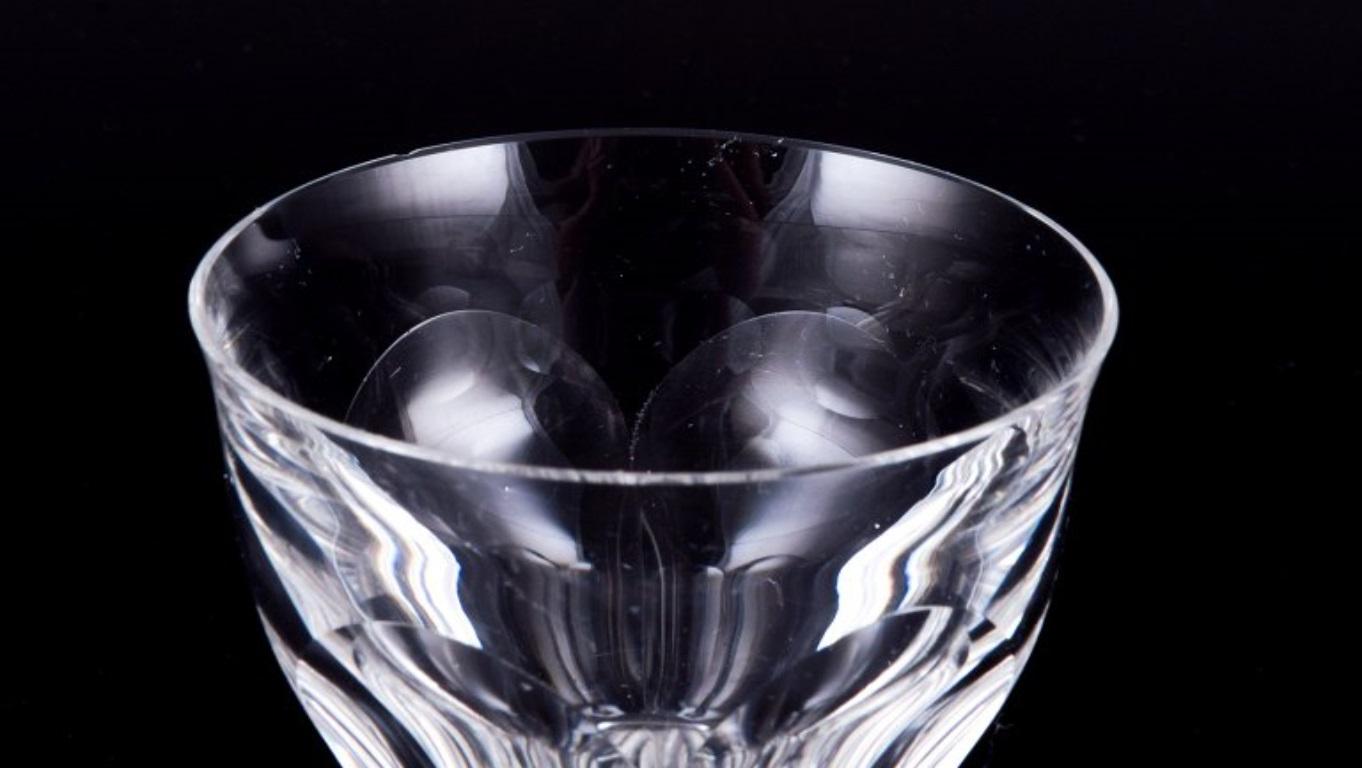 Baccarat, France. Set of six Art Deco glasses in faceted crystal glass.  For Sale 2