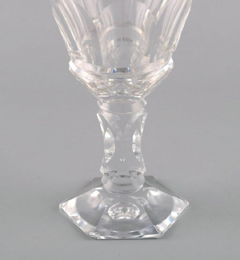 Baccarat, France, Seven Art Deco White Wine Glasses in Crystal Glass In Good Condition For Sale In Copenhagen, DK