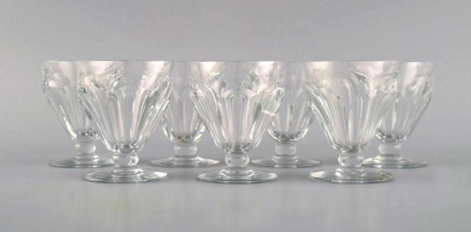 Baccarat, France. Seven Tallyrand glasses in clear mouth-blown crystal glass. Mid-20th century.
Measures: 8 x 7 cm.
In perfect condition.
Stamped.