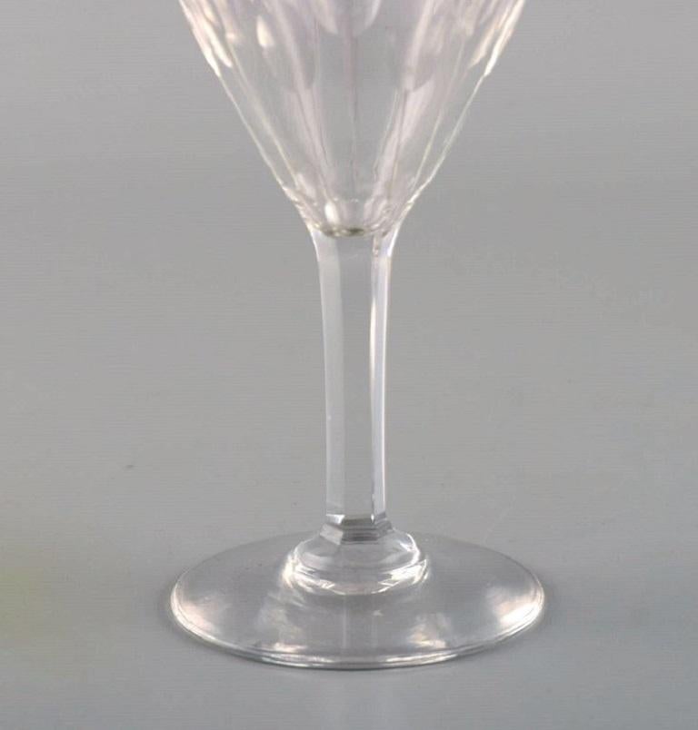 Baccarat, France, Seven White Wine Glasses in Clear Mouth-Blown Crystal Glass In Excellent Condition For Sale In Copenhagen, DK