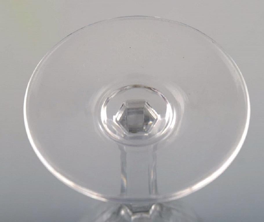 Baccarat, France, Seven White Wine Glasses in Clear Mouth-Blown Crystal Glass For Sale 1