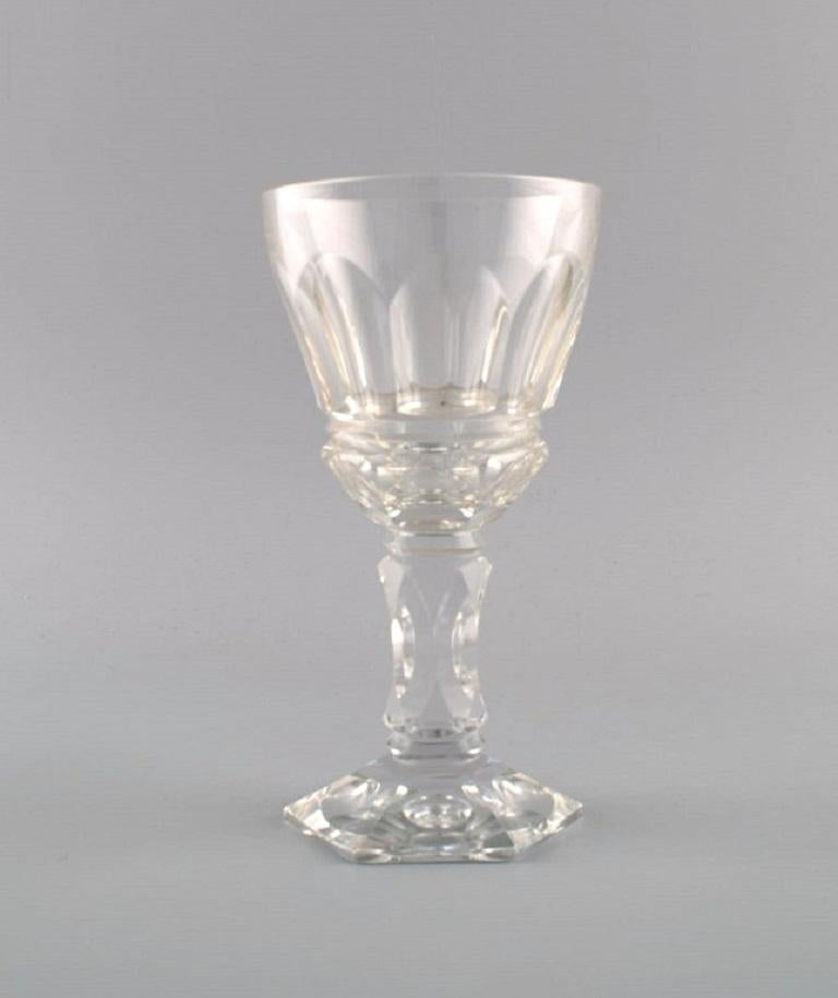 Baccarat, France. Six Art Deco red wine glasses in clear mouth-blown crystal glass. 1930s.
Measures: 17.5 x 9 cm.
In excellent condition.