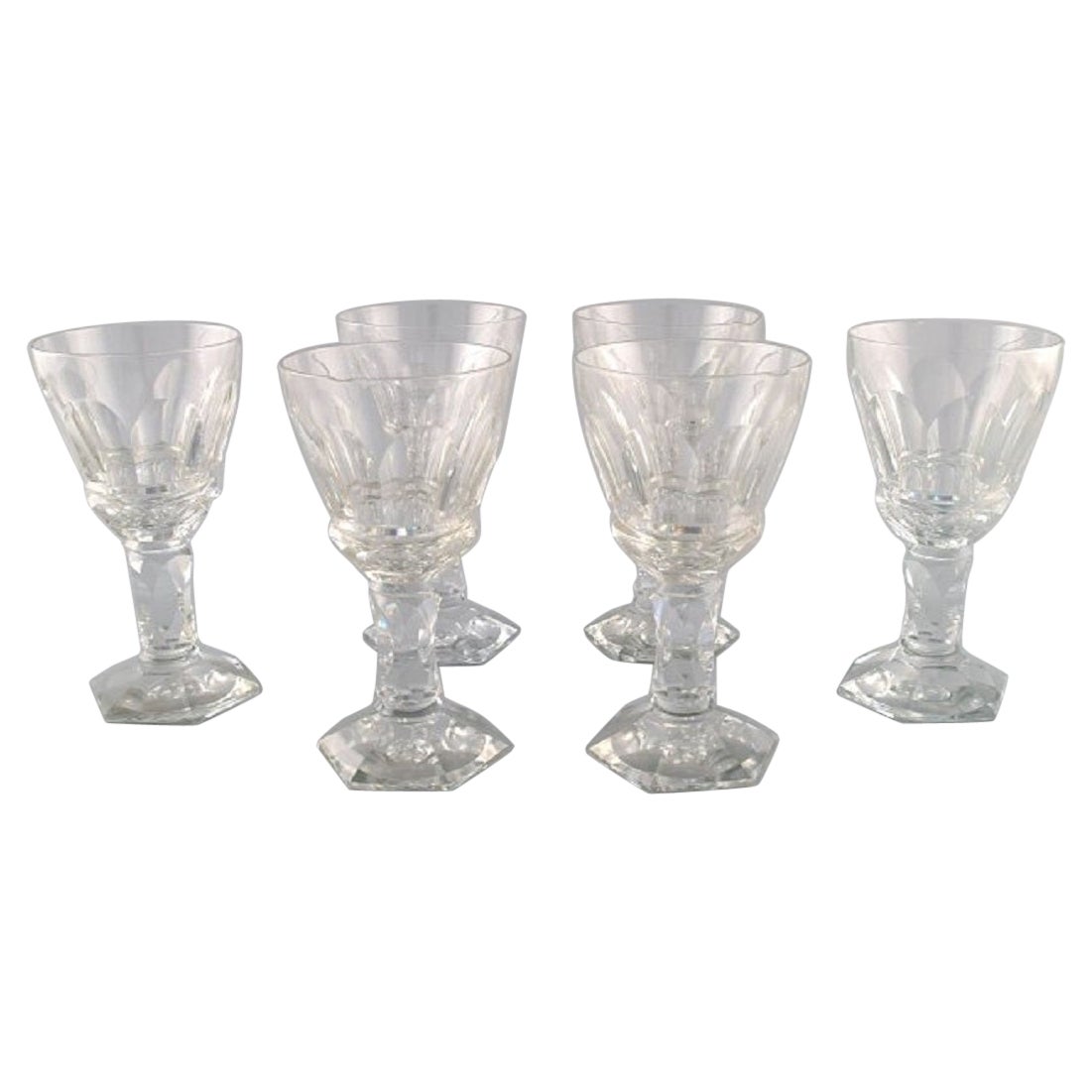 Baccarat, Frankreich, Sechs Art-Déco-Rote Weingläser aus klarem Kristallglas