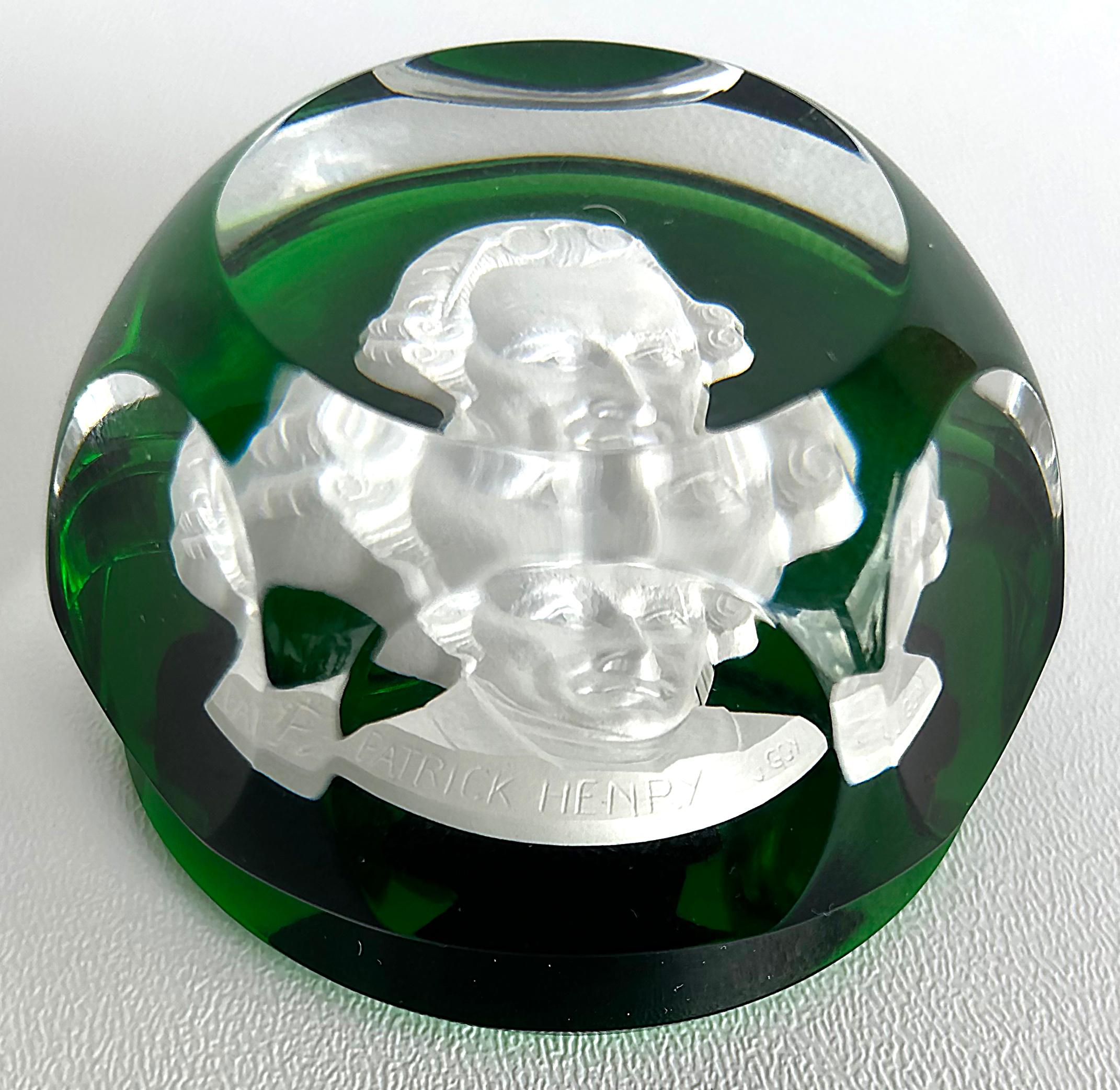 Baccarat Frankreich Sulfid Kamee Briefbeschwerer von Patrick Henry (Französisch) im Angebot