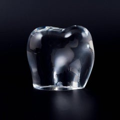 Baccarat, France. L'éléphant en verre d'art transparent. Design/One.