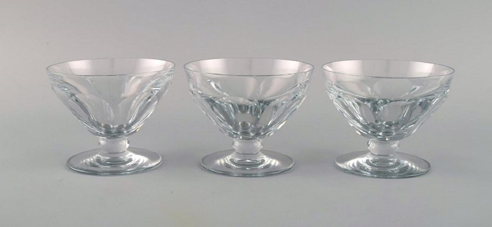 Baccarat, France. Three tallyrand glasses in clear mouth-blown crystal glass. Mid-20th century.
Measures: 10.5 x 8.2 cm.
In perfect condition.
Stamped.