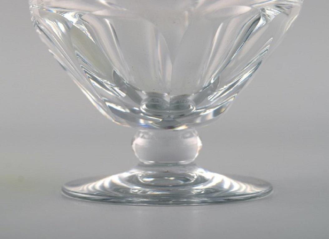 20ième siècle Trois grands verres de Baccarat en cristal soufflé à la bouche transparent, France en vente