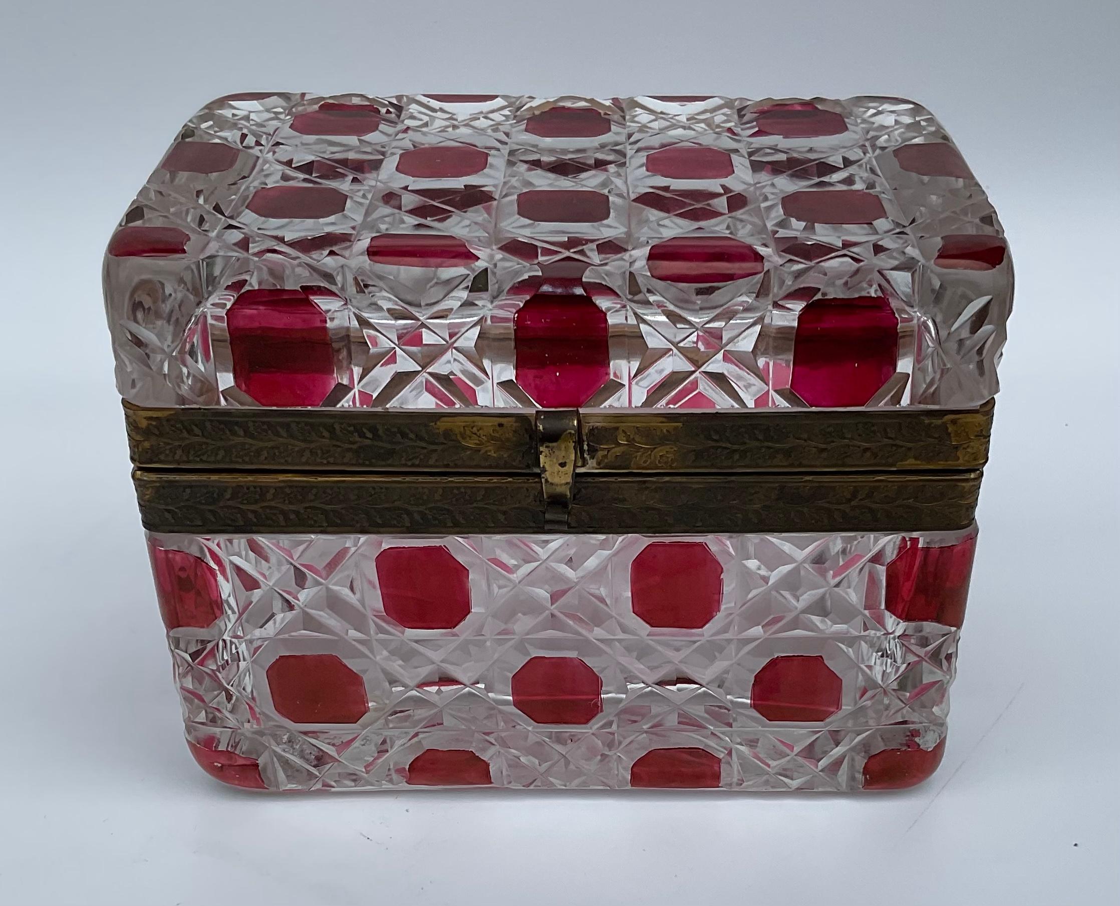 Baccarat French Art Deco Red Geometric Cut Glass Decorative Box Hinged Lid In Good Condition In Ann Arbor, MI