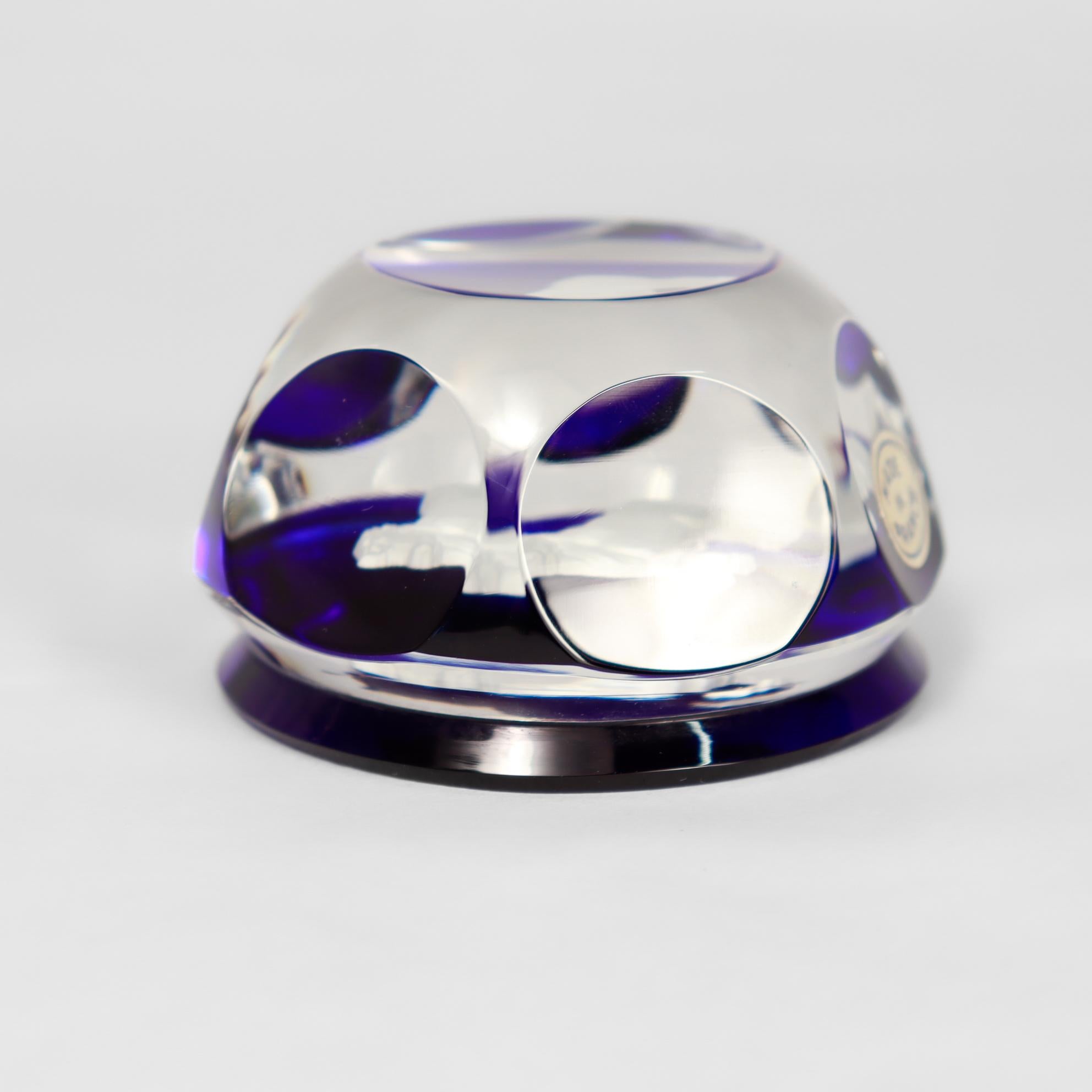 Baccarat Französisches Kunstglas Zodiac Briefbeschwerer Taurus Stier Sulfide auf Kobaltblau auf Kobaltblau im Angebot 2