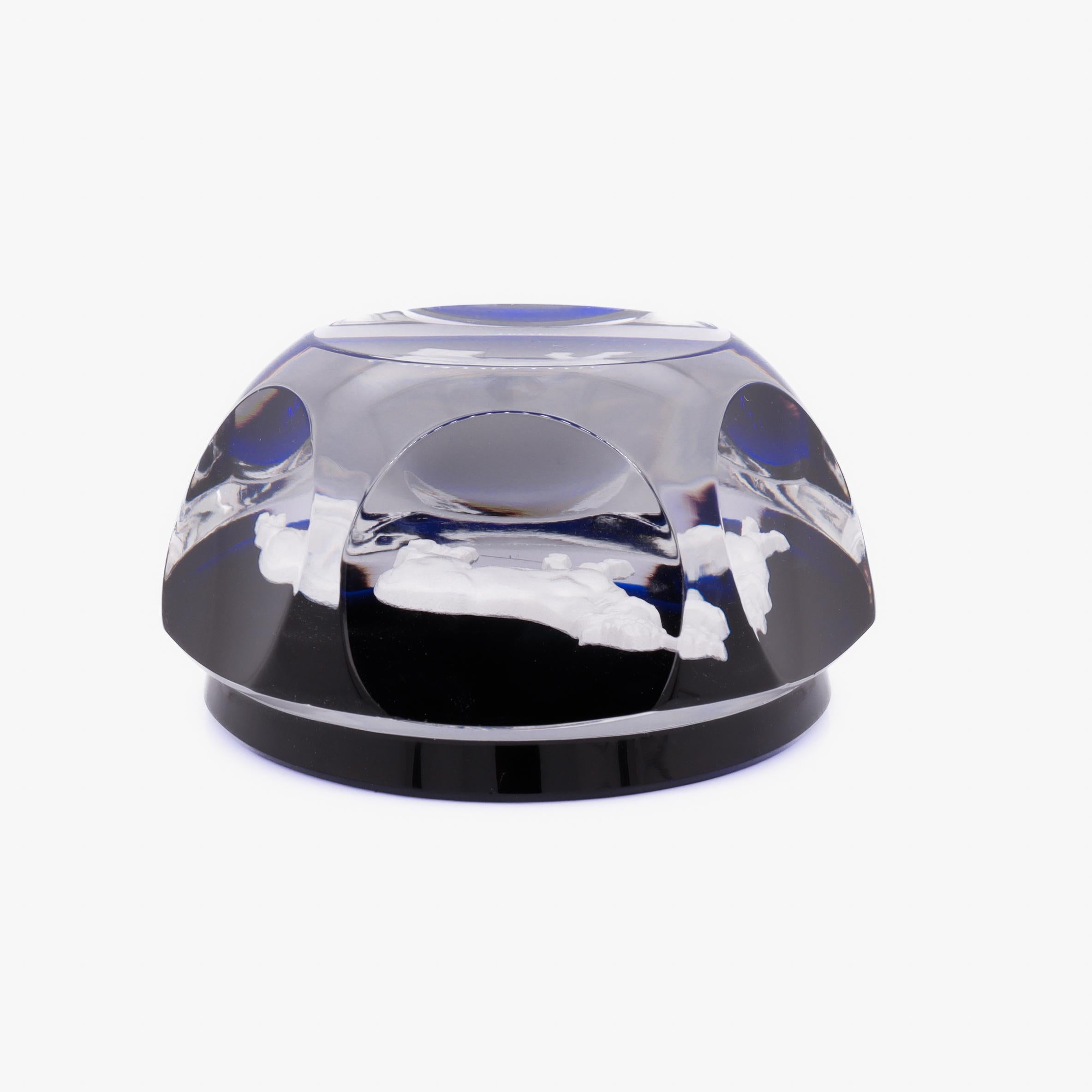 Pisapapeles de vidrio artístico francés Baccarat Zodíaco Toro Tauro Sulfuro sobre Azul Cobalto Vidrio artístico en venta