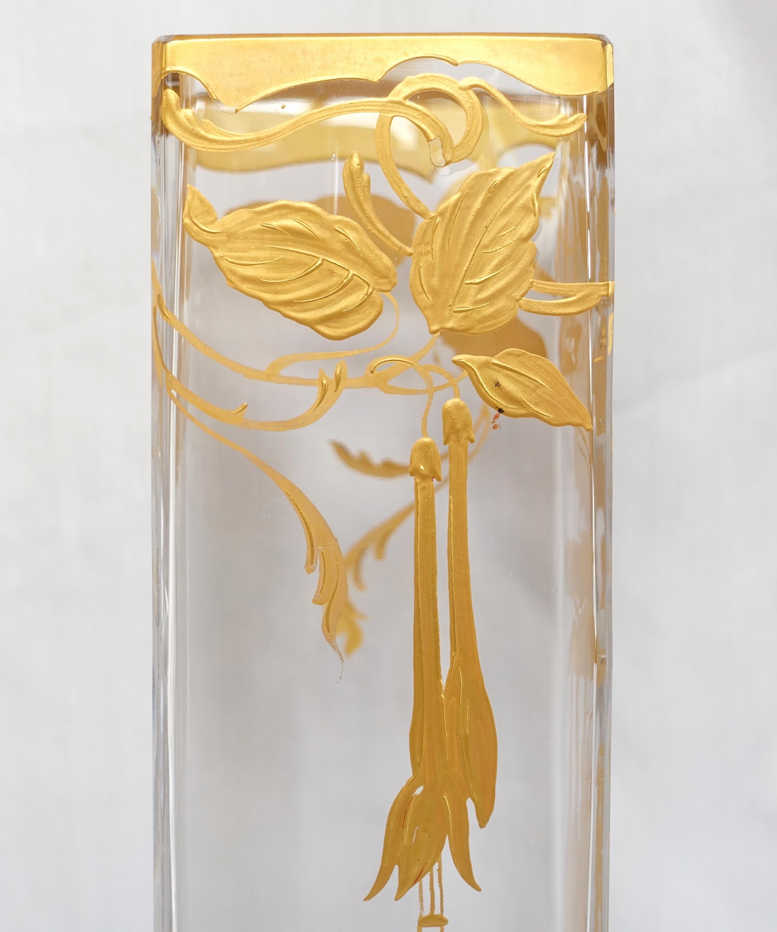 Baccarat : French Art Nouveau crystal vase gilt with fine gold circa 1900 In Excellent Condition In GRENOBLE, FR
