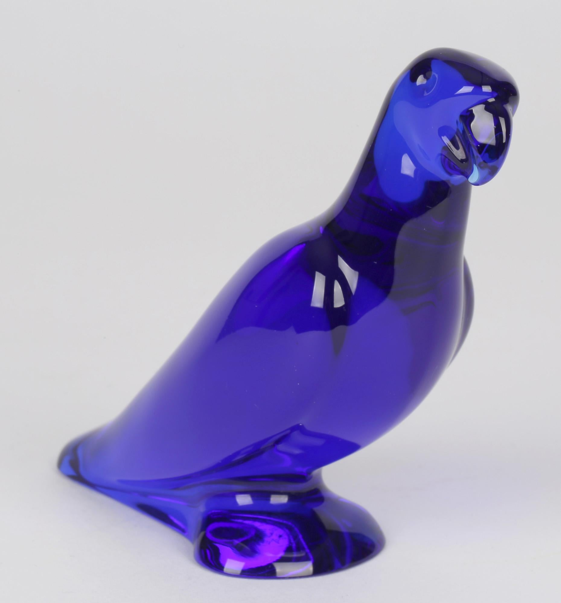 Baccarat French Cobalt Blue Glass Parrot Paperweight In Good Condition In Bishop's Stortford, Hertfordshire