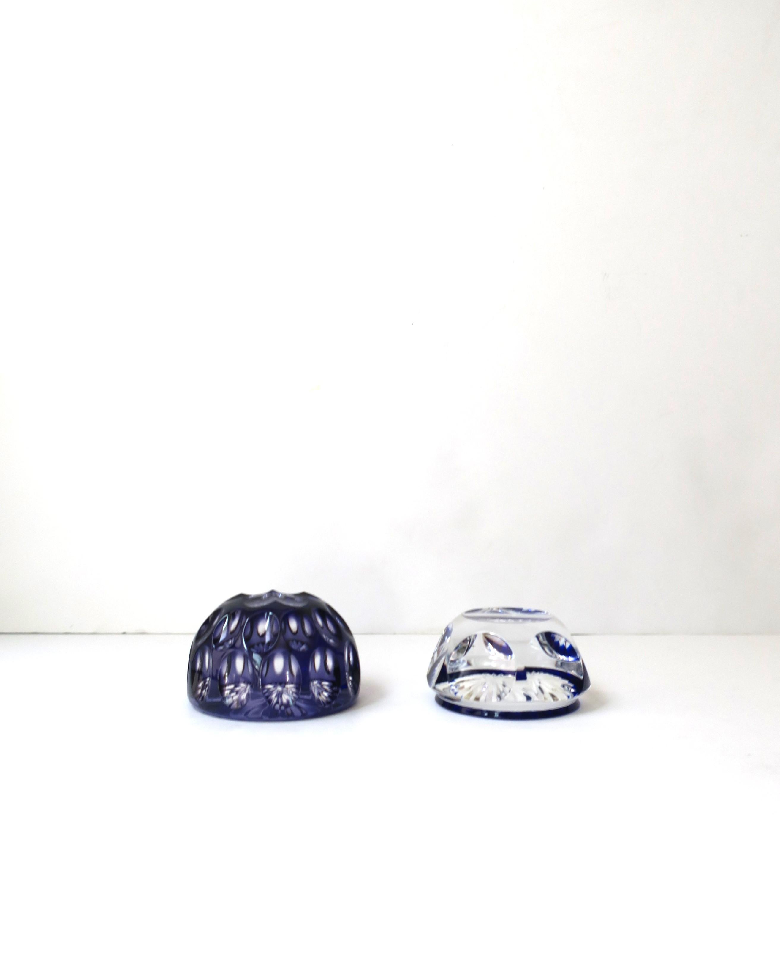 20th Century Baccarat French Crystal Blue and Clear Paperweight Decorative Object For Sale